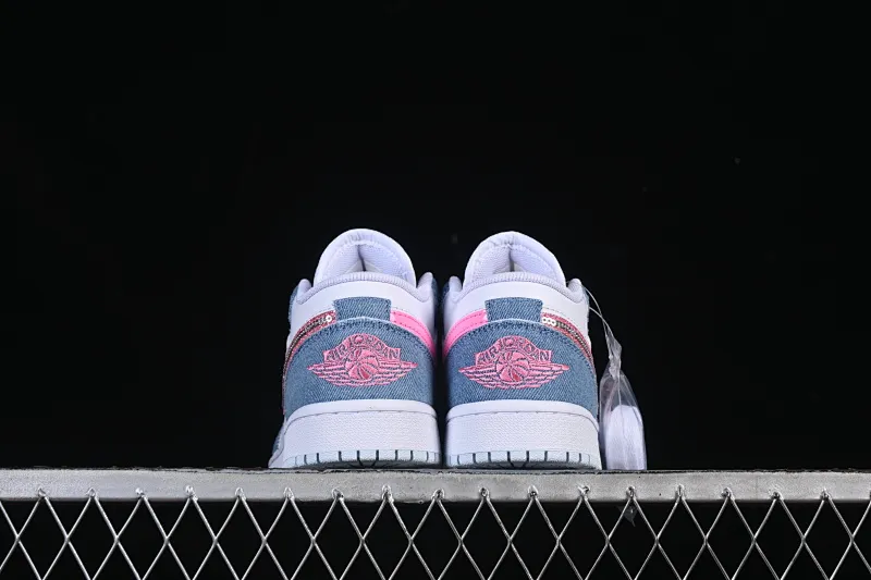All categories Air Jordan Jordan series basketball shoes Air Jordan 1 Low Air Jordan 1 Low AJ1 Joe 1 white and blue denim pink diamond hook low-top casual sneakers HQ2001-400